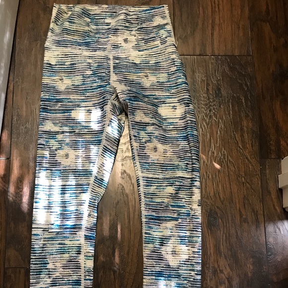 Lululemon leggings, size 4, full length to ankle - Picture 2 of 5